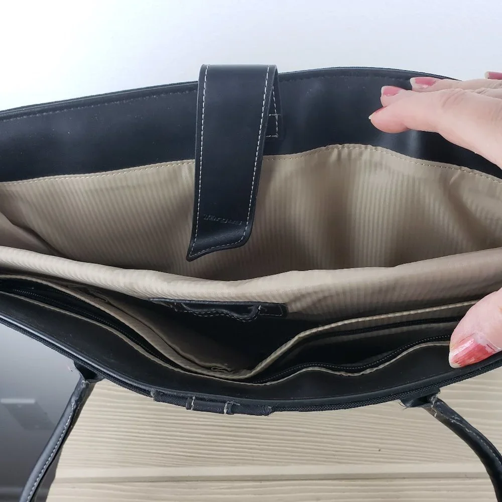Targus Women's Nylon Laptop Bag with Buckle